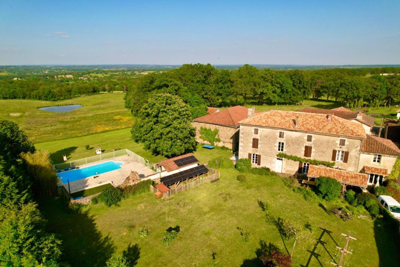 A L'Ombre Du Marronnier Gites La Peruse Exterior photo